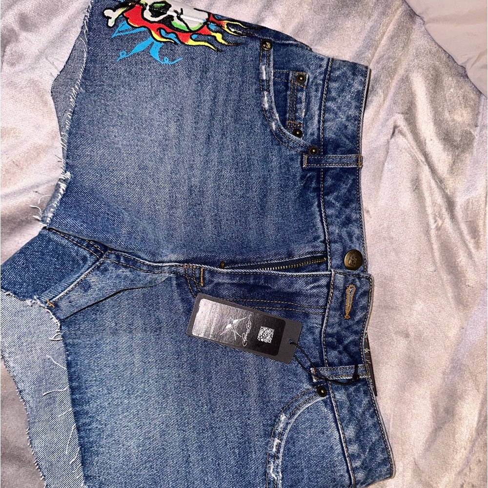 Ed Hardy Jean Shorts - Picture 3 of 5